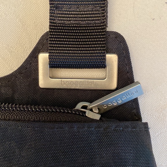 Baggallini Cross Body Bag Small Black Fabric - Picture 14 of 16